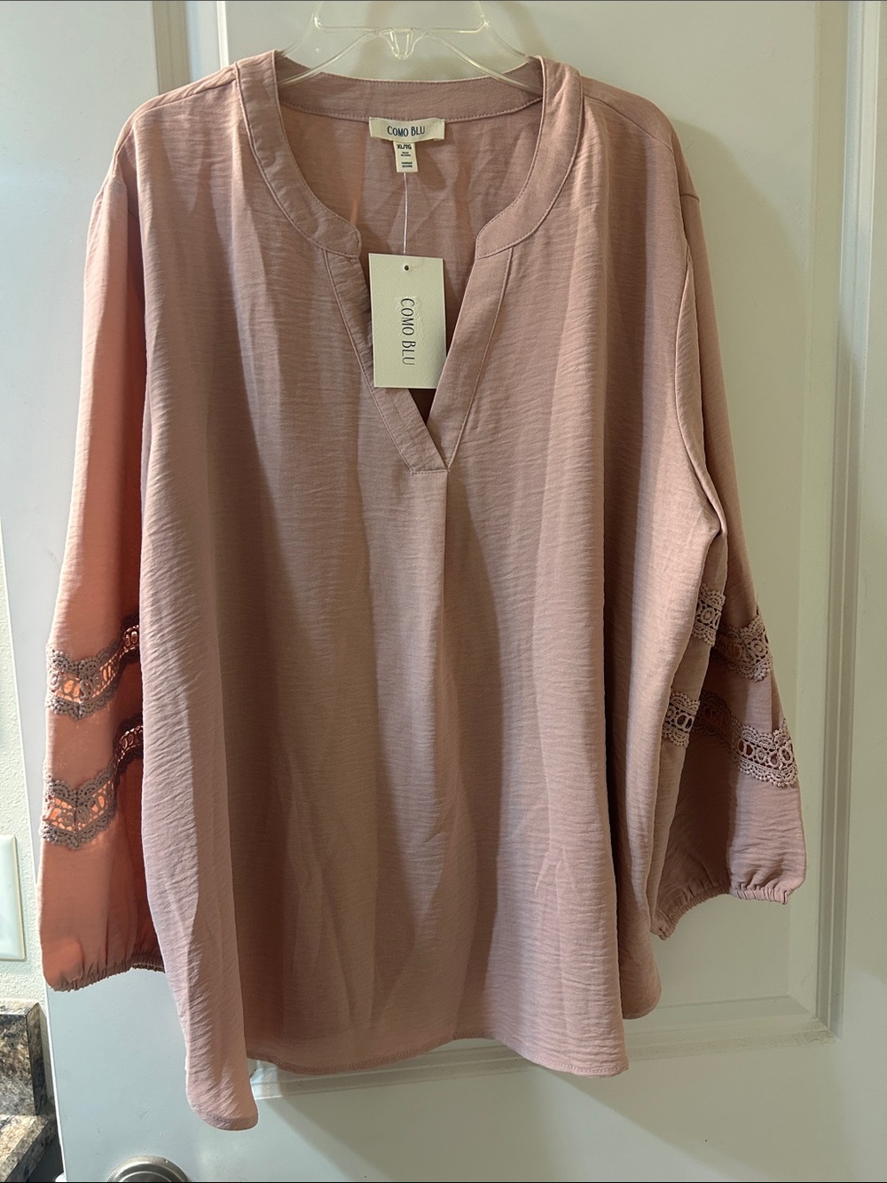 Como Blu Women's Dusty Rose V-Neck Lace-Trim Blouse